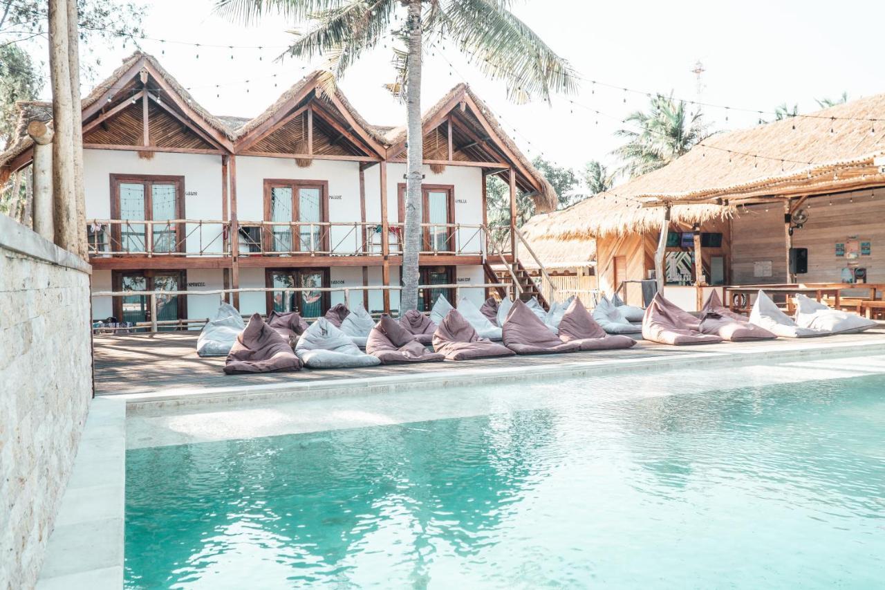 Albergue Mad Monkey Gili Trawangan Exterior foto The resort's pool