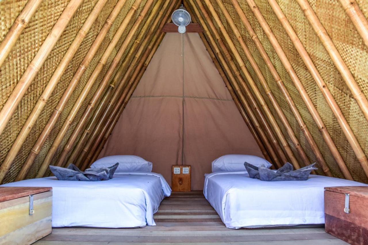 Albergue Mad Monkey Gili Trawangan Exterior foto Interior of a bungalow