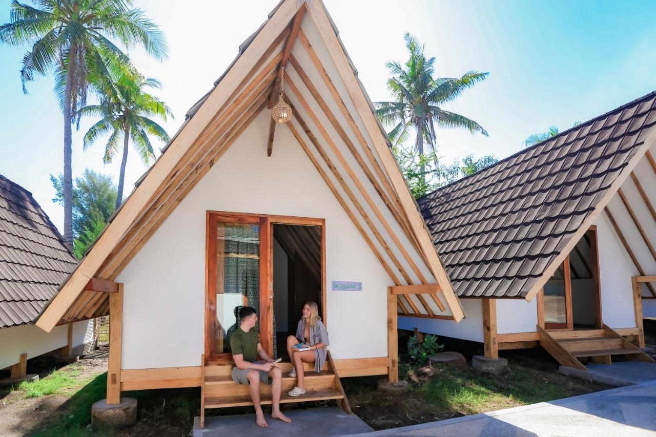 Albergue Mad Monkey Gili Trawangan Exterior foto A bungalow at the resort