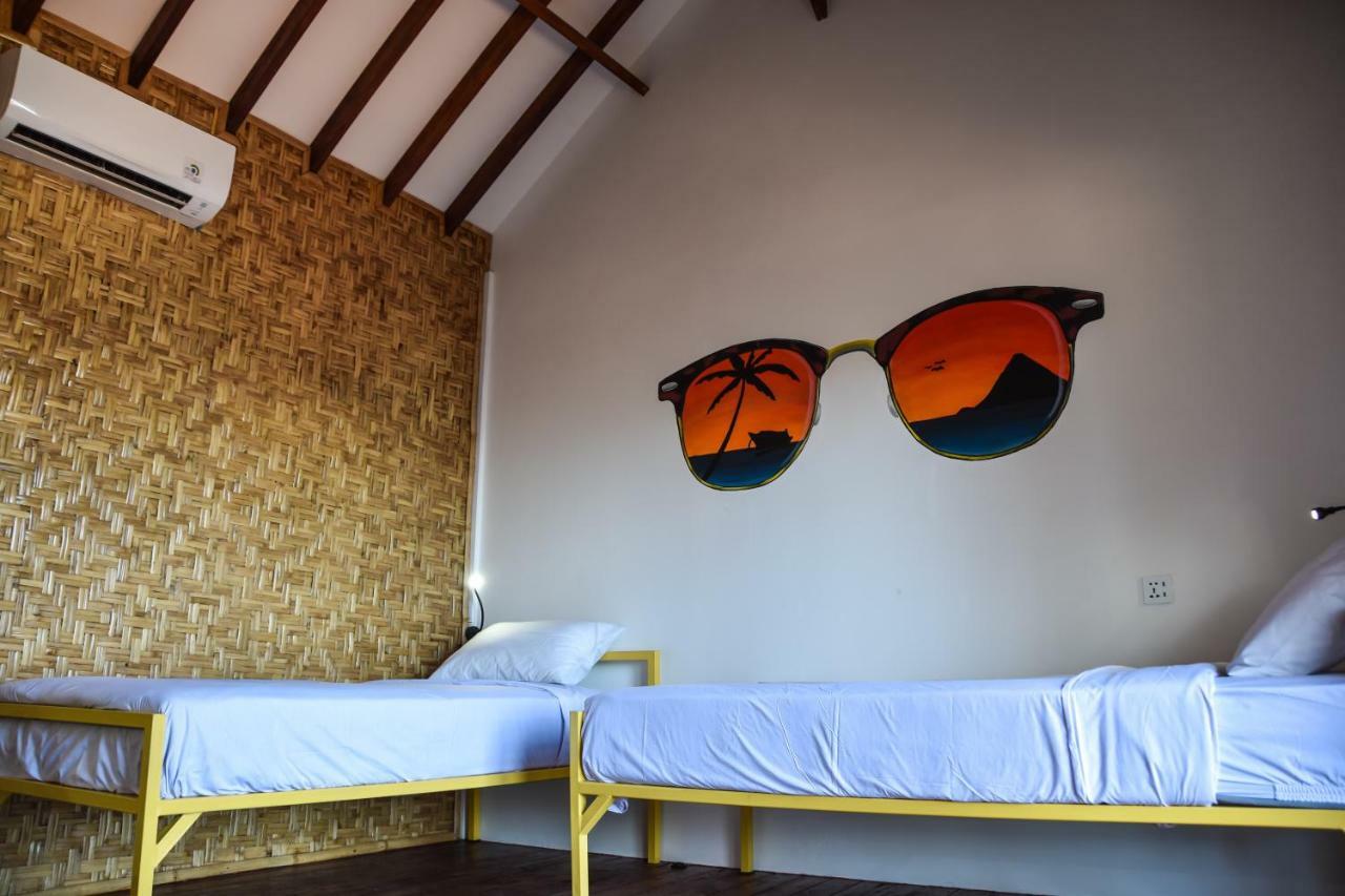 Albergue Mad Monkey Gili Trawangan Exterior foto A room at the resort