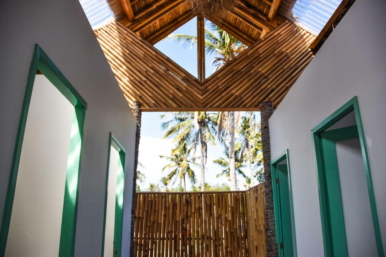 Albergue Mad Monkey Gili Trawangan Exterior foto Interior of the school
