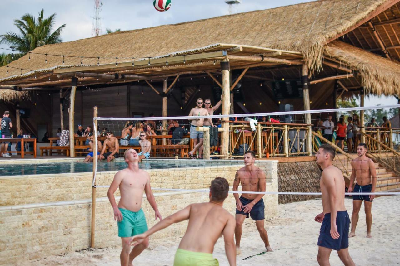 Albergue Mad Monkey Gili Trawangan Exterior foto Beach volleyball in Croatia